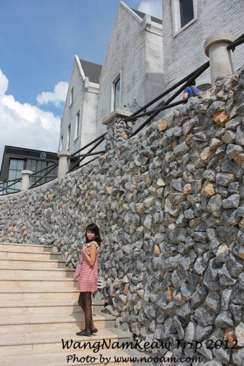 รีวิวบรรยากาศ The Smoke House เขาใหญ่ พาไปชิมอาหารที่บ้านรมควัน นครราชสีมา